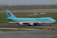 HL7603 @ VIE - Korean Airlines Boeing 747-400 - by Yakfreak - VAP