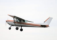N89333 @ 5W8 - Departing runway 4 - by John W. Thomas