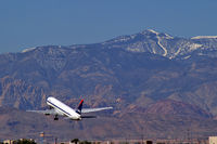 N130DL @ KLAS - Delta Airlines / 1988 Boeing 767-332
