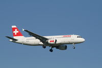 HB-IJJ @ EBBR - arrival of flight LX786 to rwy 02
