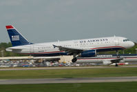 N653AW @ CLT - US Airways Airbus 320 - by Yakfreak - VAP
