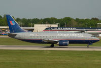 N318UA @ CLT - United Airlines Boeing 737-300 - by Yakfreak - VAP