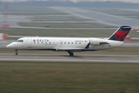 N927CA @ CVG - Comair CRJ