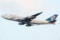 ZK-NBV @ VHHH - Air New Zealand 747-400