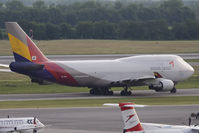 HL7414 @ VIE - Boeing 747-48E (M)