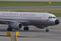 OE-LBP @ VIE - Airbus A320-214 - Retro-Look