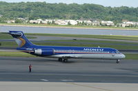 N913ME @ KDCA - Boeing 717-200