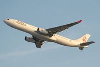 B-HWK @ VHHH - Dragonair A330-300