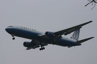 N647UA @ EGLL - Heathrow Airport 21/04/08 (married 19/04/08 - spotting two days later) - by Steve Staunton
