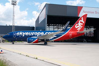 OM-NGF @ VIE - Sky Europe Boeing 737-700 - by Yakfreak - VAP