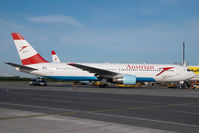 OE-LAE @ VIE - Austrian Airlines Boeing 767-300 - by Yakfreak - VAP