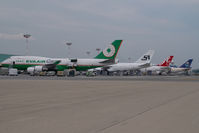 B-16402 @ EBBR - Eva AIr Boeing 747-400 - by Yakfreak - VAP