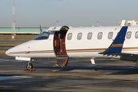 CS-TFI @ EBBR - waiting for passengers