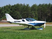 N777NG @ W88 - fixin' to taxi - by Tom Cooke
