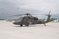 82-23751 @ VIE - USAF Blackhawk - by Yakfreak - VAP
