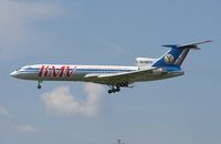 RA-85715 @ VIE - KMV Tu154