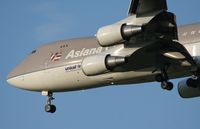 HL7426 @ VIE - Asiana Cargo 747-400F