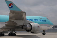 HL7400 @ VIE - Korean Air Boeing 747-400 - by Yakfreak - VAP