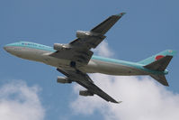 HL7400 @ VIE - Korean Air Boeing 747-400 - by Yakfreak - VAP