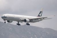 B-HNN @ VHHH - Cathay Pacific 777-300