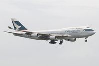 B-HOO @ VHHH - Cathay Pacific 747-400
