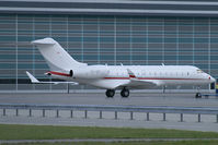 OE-IBC @ VIE - Bombardier Globalexpress - by Thomas Ramgraber-VAP