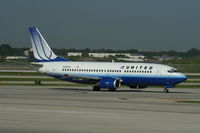 N370UA @ KORD - Boeing 737-300 - by Mark Pasqualino
