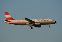 OE-LBP @ VIE - Austrian A320 - by Luigi