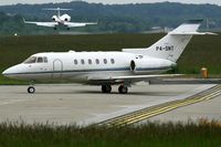 P4-SNT @ LSGG - visitor - by Wolfgang Zilske