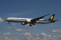 VT-JEH @ EBBR - arrival of flight 9W229 to rwy 25L