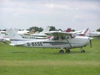 G-BXSE @ EGTB - Cessna 172 taxying out from Booker