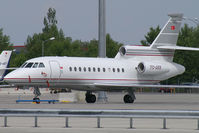 TC-AKK @ VIE - Mach Air Dassault Falcon 900 - by Thomas Ramgraber-VAP