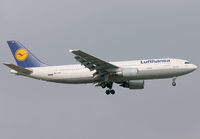 D-AIAS @ EDDF - Lufthansa - by Christian Waser
