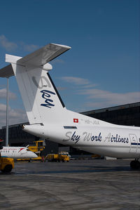 HB-JGA @ VIE - Skyworks Dash 8-400 - by Yakfreak - VAP