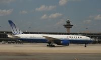 N220UA @ KIAD - Boeing 777-200
