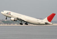 JA8377 @ RJTT - Japan Airlines