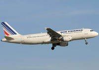 F-GHQK @ LEBL - On short final to RWY 25R. - by Jorge Molina