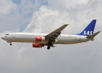 LN-RRK @ LEBL - Amazing plane... - by Jorge Molina