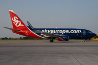 OM-NGL @ VIE - Sky Europe Boeing 737-700 - by Yakfreak - VAP