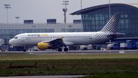 EC-KDH @ EBBR - Airbus A320-214.VUELING. - by Robert Roggeman