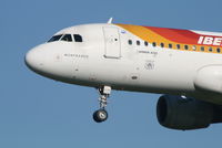 EC-FGV @ EBBR - arrival of flight IB3206 to rwy 25L