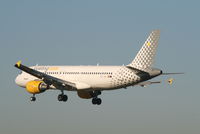 EC-JNA @ EBBR - flight VY9864 is descending to rwy 25L