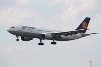D-AIAY @ LOWW - Airbus Industrie A300 landing RWY16