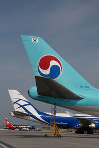 HL7602 @ VIE - Korean Air Boeing 747-400 - by Yakfreak - VAP