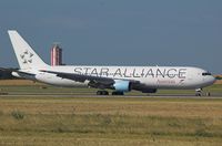OE-LAT @ LOWW - AUSTRIAN - by Delta Kilo