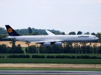 D-AIHR @ LOWW - Lufthansa