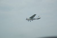 N5252V @ S50 - on final - by Wolf Kotenberg