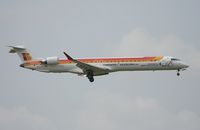 EC-JTT @ VIE - Air Nostrum CRJ900 - by Luigi