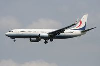 OE-ILX @ VIE - 737-800 - by Luigi