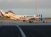 N71VT @ OAK - 1980 Beech 200 King Air in late afternoon sun @Oakland, CA - by Steve Nation